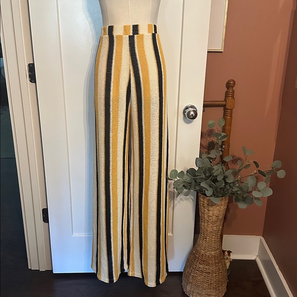 Zara women’s black yellow cream Striped knit L 31” inseam pants - Picture 3 of 13